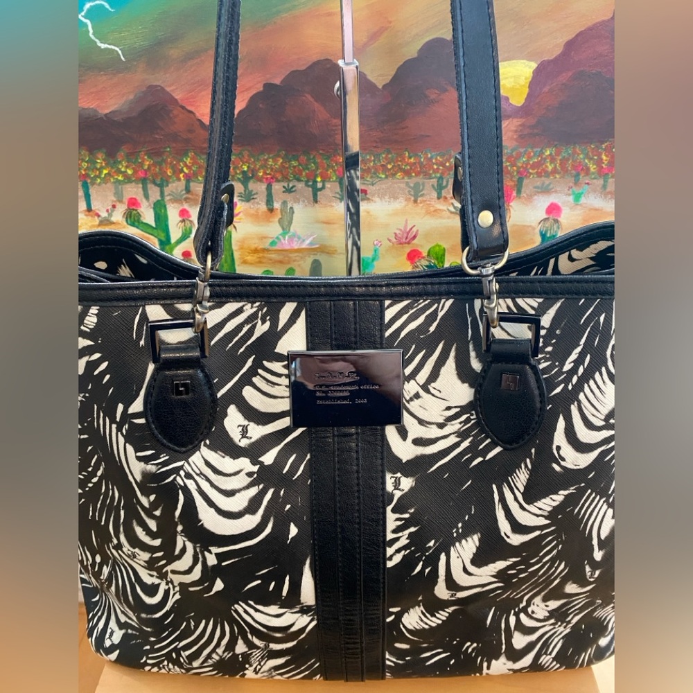 L.A.M.B. by Gwen Stefani Percy X-Large Vintage Tote Handbag, Blk/Wht,Leather PVC - Picture 3 of 16